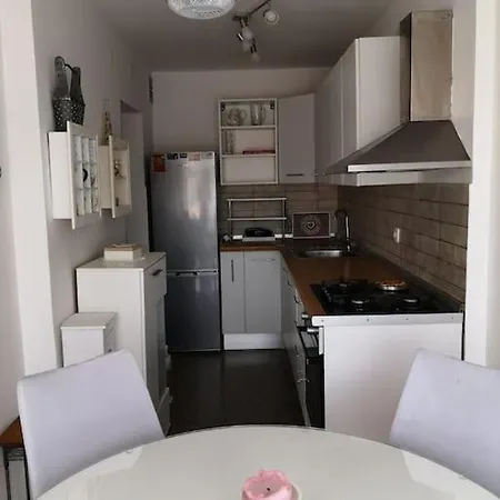 Apartment Leda