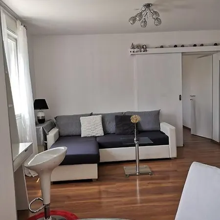 Apartment Leda *