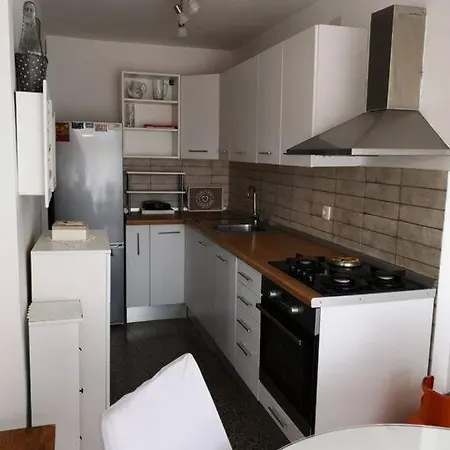 Apartment Leda *