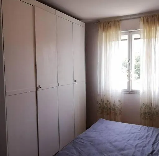 Apartman Leda *