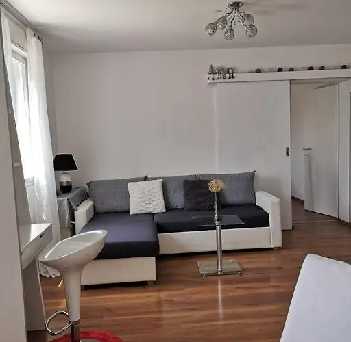 Apartment Leda *